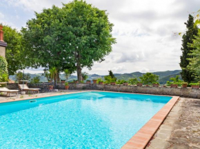 Heritage Holiday Home in Emilia-Romagna with Pool Tredozio